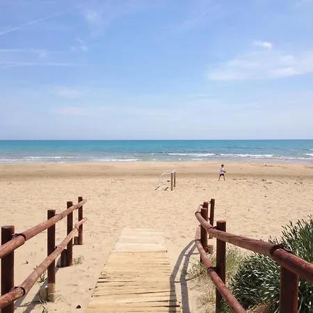 Realrent Tres Carabelas Hotel 2*